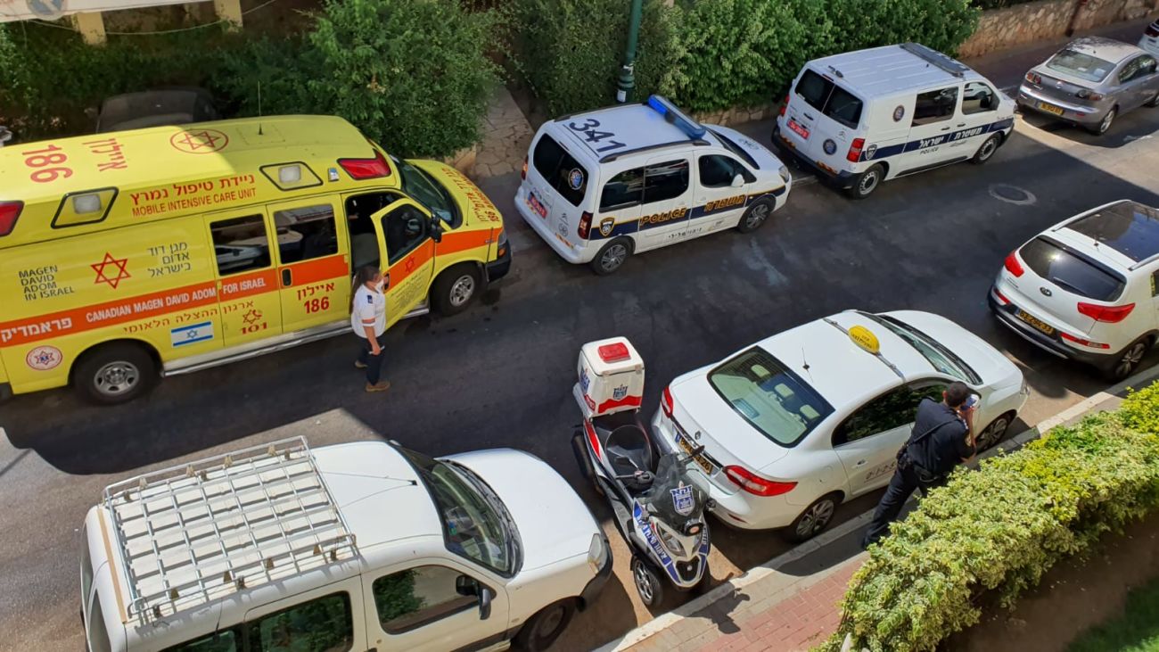 לוחמי האש פרצו לדירה בראשון לציון וגילו גופת אישה ערירית ללא רוח חיים ...