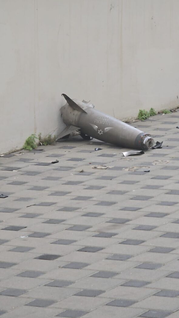 בתמונה מיירט שנפל במטח האחרון בצפון