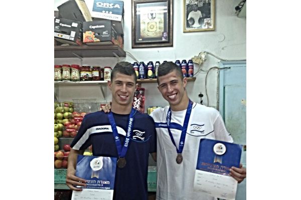 האחים ראובן ובראל צימקינד