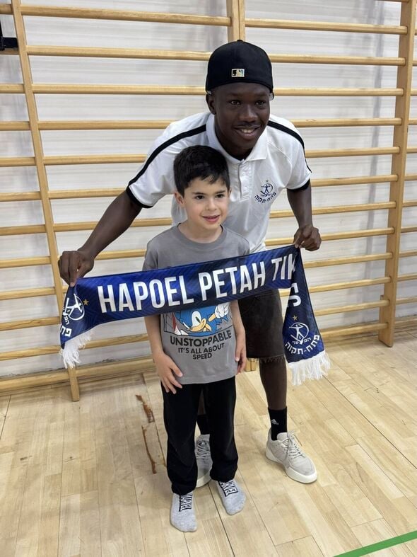 צילום מתוך דף הפייסבוק מועדון הכדורגל הפועל 'מבנה' פתח-תקוה Hapoel 'Mivne' Petah Tikva FC