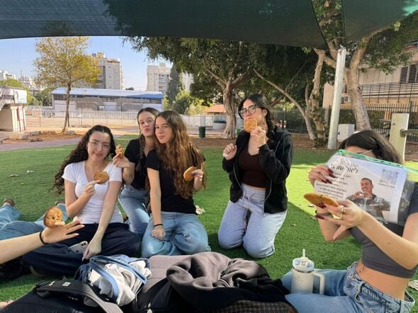 צילום מתוך דף הפייסבוק קריית חינוך דה שליט