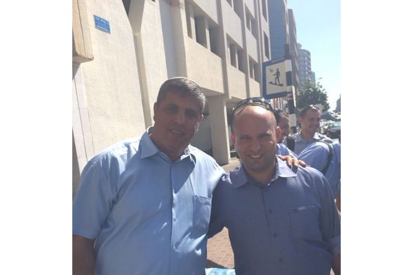 שר הדתות נפתלי בנט ואמיתי כהן