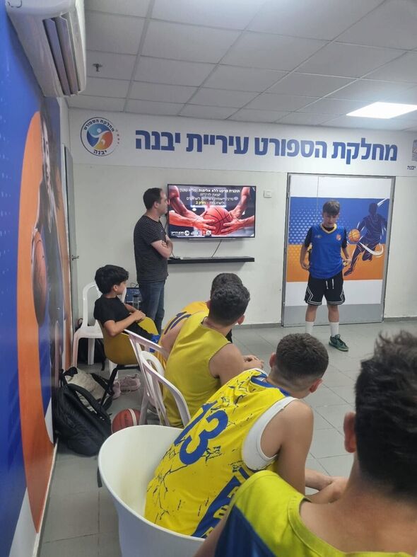 צילום מתוך דף הפייסבוק אליצור יבנה כדורסל הדף הרשמי