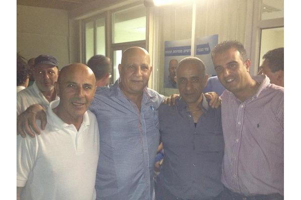 טובלי בטקס קביעת המזוזה המטה הנגבי