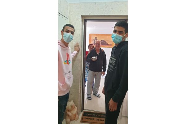 התמונות מתוך דף הפייסבוק של מקיף י"ג