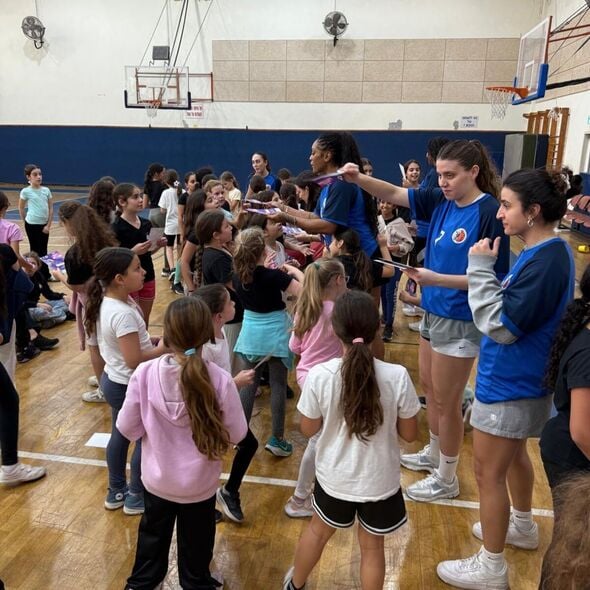 הפייסבוק מועדון כדורסל נשים מכבי עירוני רמת-גן
