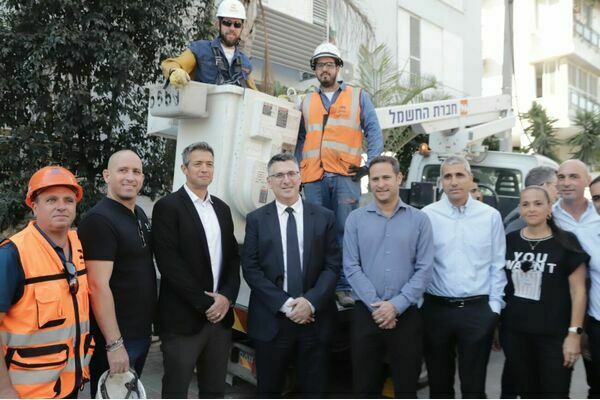 טקס פריסת הסיבים האופטים בעיר 11/2021