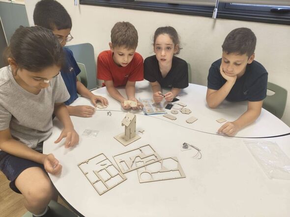 צילום מתוך דף הפייסבוק בית ספר שיבולים