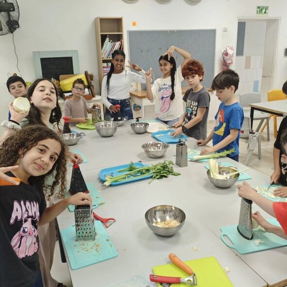 צילום מתוך דף הפייסבוק בית הספר הדמוקרטי יבנה