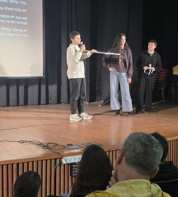 צילום מתוך דף הפייסבוק קריית חינוך דה שליט