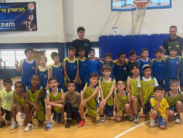 צילום מתוך דף הפייסבוק אליצור יבנה כדורסל הדף הרשמי