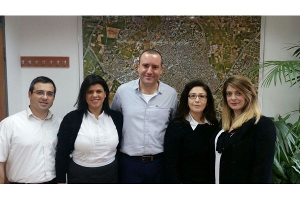 צוות הסיוע המשפטי בהתנדבות ומתן דיל