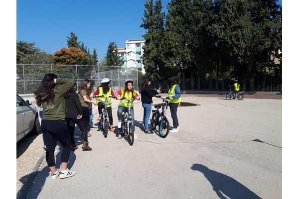 צילום באדבות הנהגת ההורים מזכרת בתיה