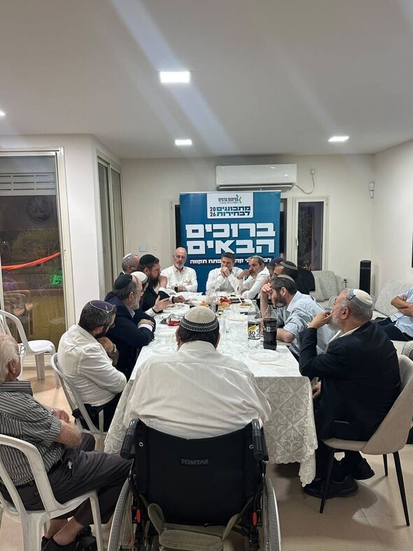 צילום מתוך דף הפייסבוק צביקה וישנגרד