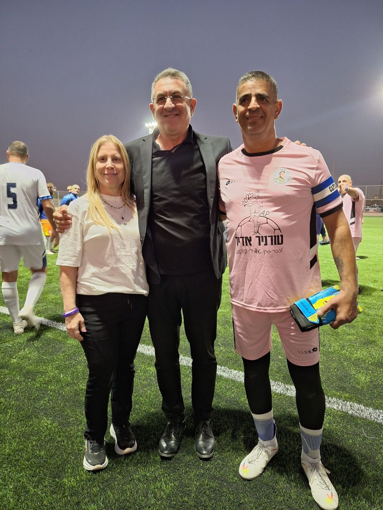 עמוד הפייסבוק של גבי גאון 