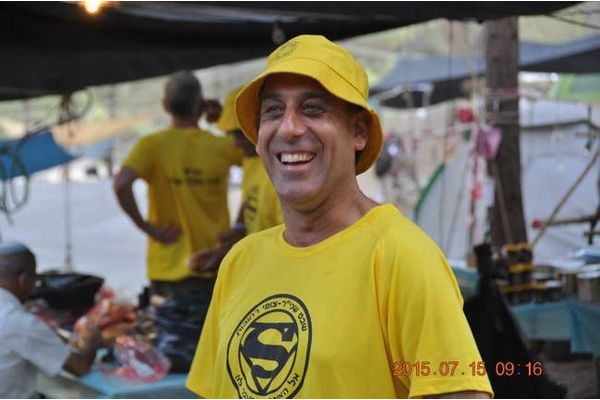 תמונות מתוך דף הפייסבוק של זוהר