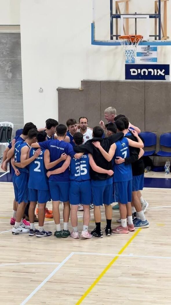 צילום מתוך דף הפייסבוק מכבי רחובות מחלקת הנוער כדורסל