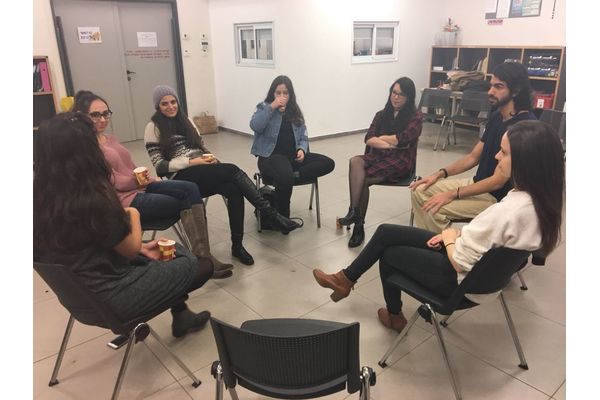 בתמונה: חברי קבוצת 'גמבא מתנדבים עם פלפל'