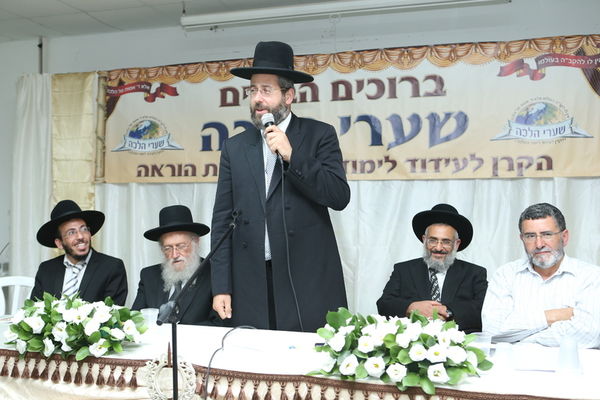 הרב דוד לאו נואם