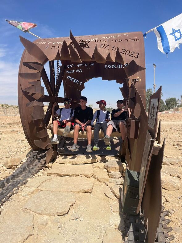 צילום מתוך דף הפייסבוק קרית החינוך ע"ש גינסבורג