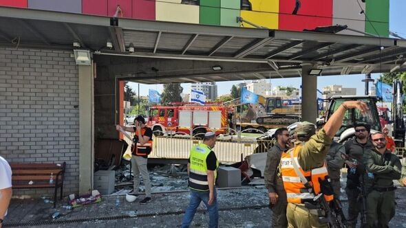 צילומים: פגיעה בשוק רחובות