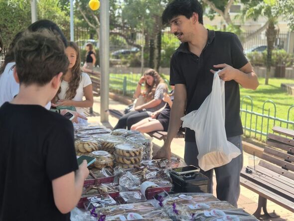 צילום מתוך דף הפייסבוק תיכון עירוני י"ד ת"א