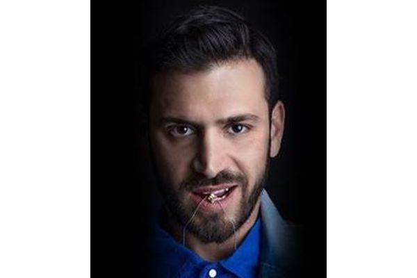 תמונות מדף הפייסבוק של אלירז שדה