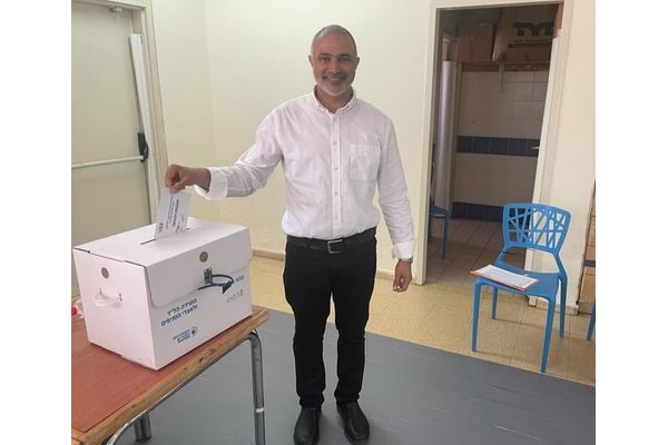 הדף של גבי שמעון