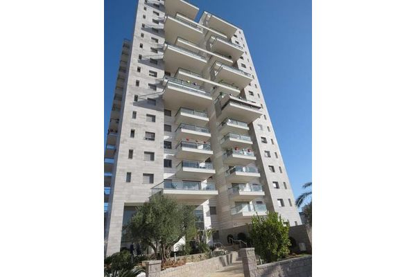 הבניין הזוכה לשנת 2015 ברחוב אלתרמן 2