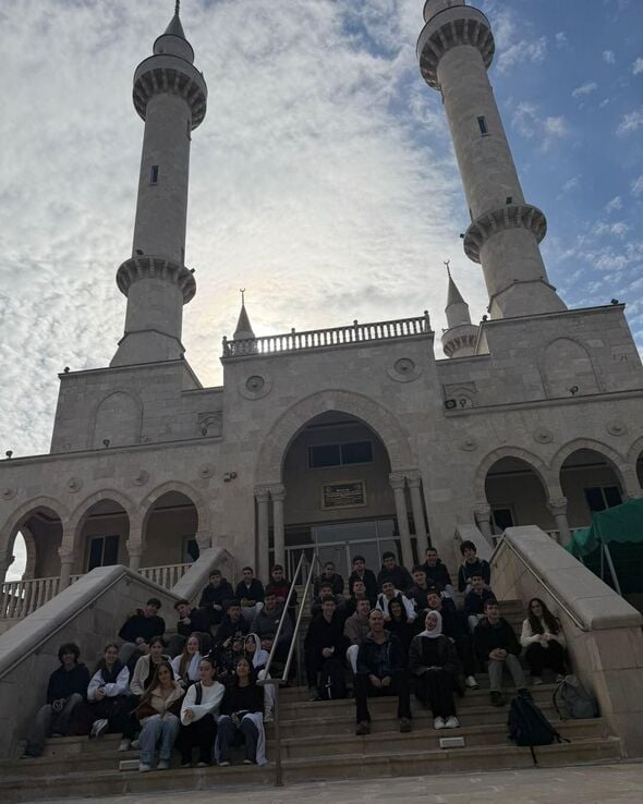 צילום מתוך דף הפייסבוק קריית חינוך דה שליט