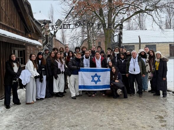 צילום מתוך דף הפייסבוק תיכון שז"ר בת-ים