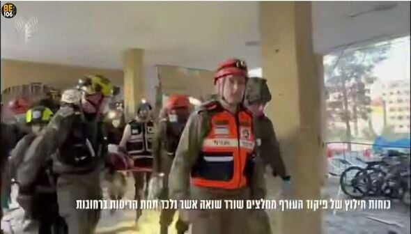 חיילי פיקוד בחילוץ ברחובות