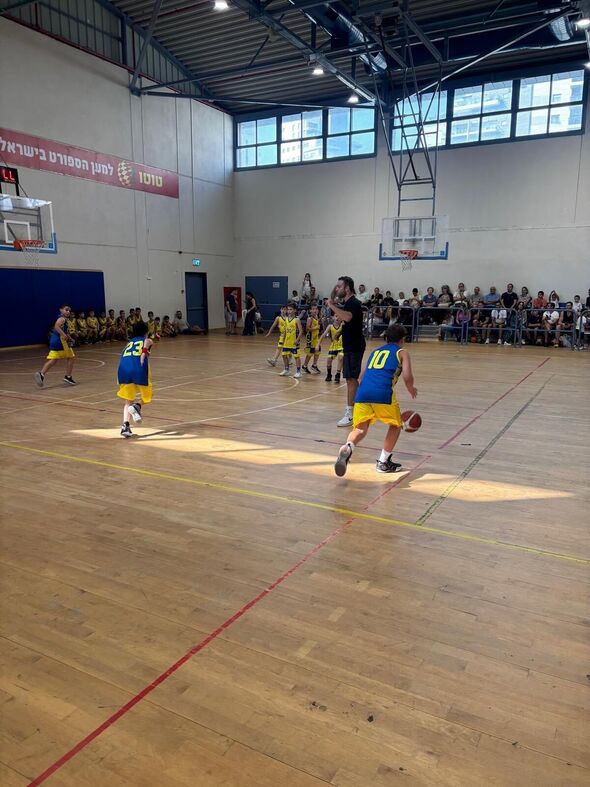 צילום מתוך דף הפייסבוק אליצור יבנה כדורסל הדף הרשמי