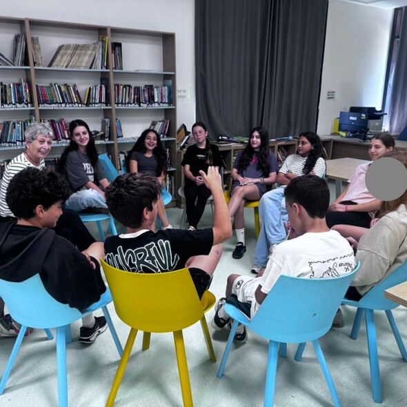 צילום מתוך דף הפייסבוק בית הספר הדמוקרטי יבנה