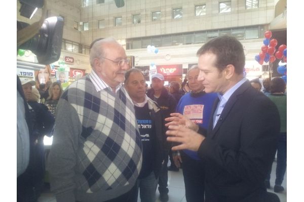 מלול מתראיין לערוץ 2 בהפנינג הבחירות בקניון