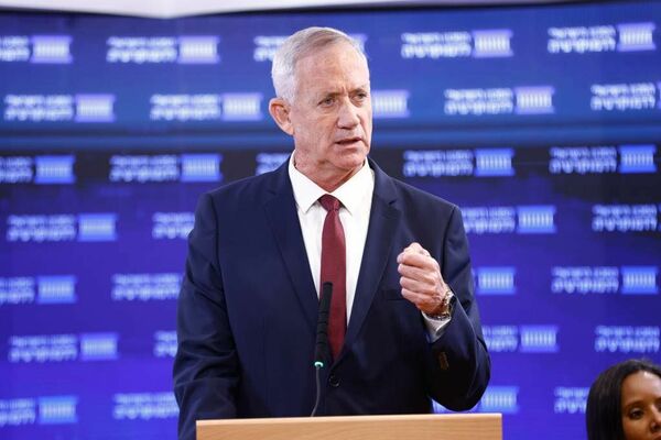 פייסבוק בני גנץ