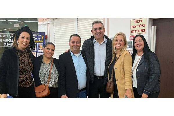 צילום מתוך דף הפייסבוק גבי גאון