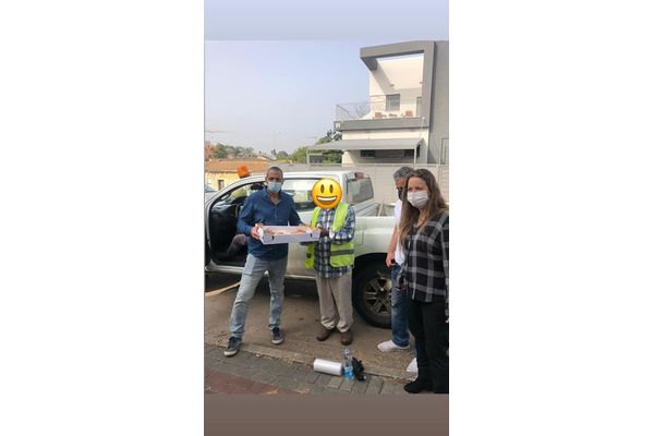 תמונות מתוך דף הפייסבוק של קרן דנה