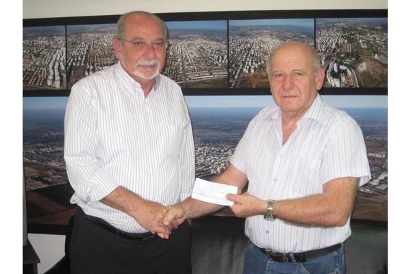 מוטי ברק יו\"ר האגודה למלחמה בסרטן וראש העיר