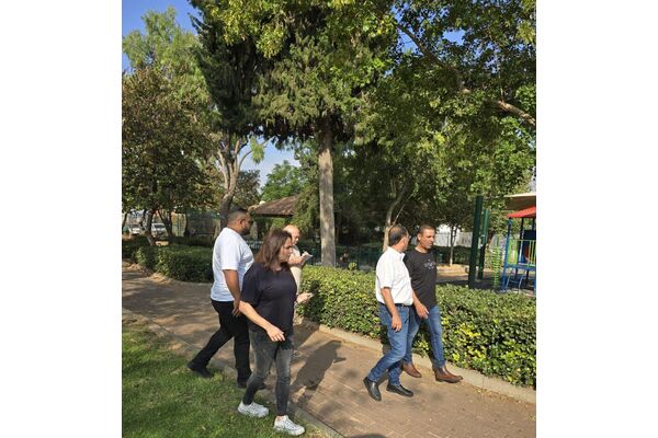 אגף גנים ונוף בסיור בשכונת נווה יהודה