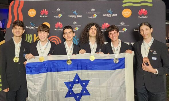 חברי הנבחרת, קרדיט: משרד החינוך ומרכז מדעני העתיד.
