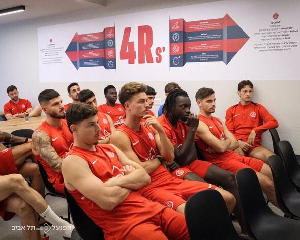 צילום מתוך דף הפייסבוק Hapoel Tel Aviv FC - מועדון הכדורגל הפועל תל אביב