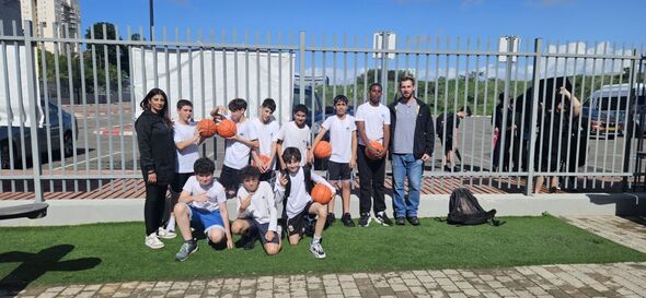 צילום מתוך דף הפייסבוק בית ספר רמון - רחובות החדשה