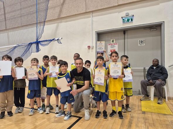 צילום מתוך דף הפייסבוק אליצור יבנה כדורסל הדף הרשמי