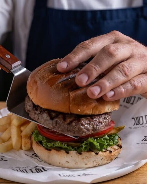 צילום מתוך דף הפייסבוק לחם בשר