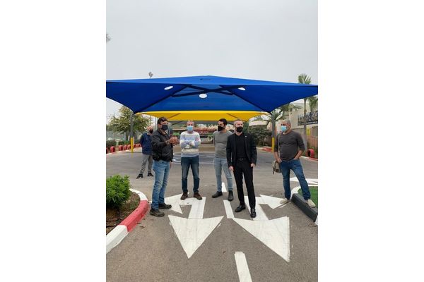 תמונות מתוך דף הפייסבוק של איתי מתיתיהו