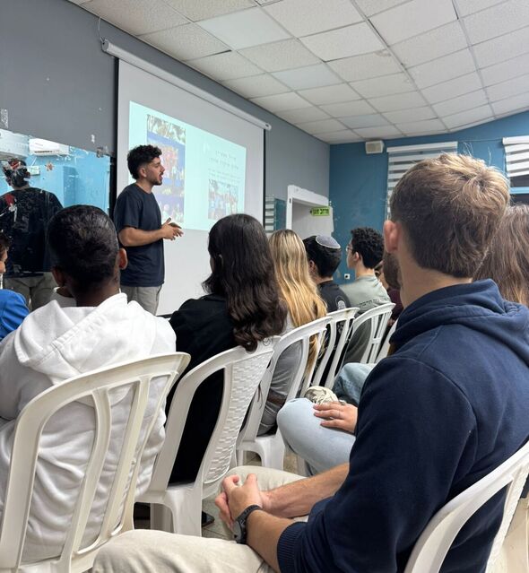 צילום מתוך דף הפייסבוק נוער יבנה