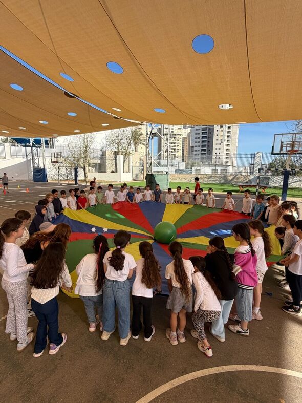 צילום מתוך דף הפייסבוק בית ספר פרחי המדע רחובות