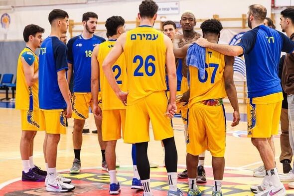 צילום מתוך דף הפייסבוק אליצור יבנה כדורסל הדף הרשמי