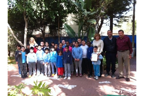 רב סרן ששון ואלוף משנ נחמן ורד המנהלת והתלמידים